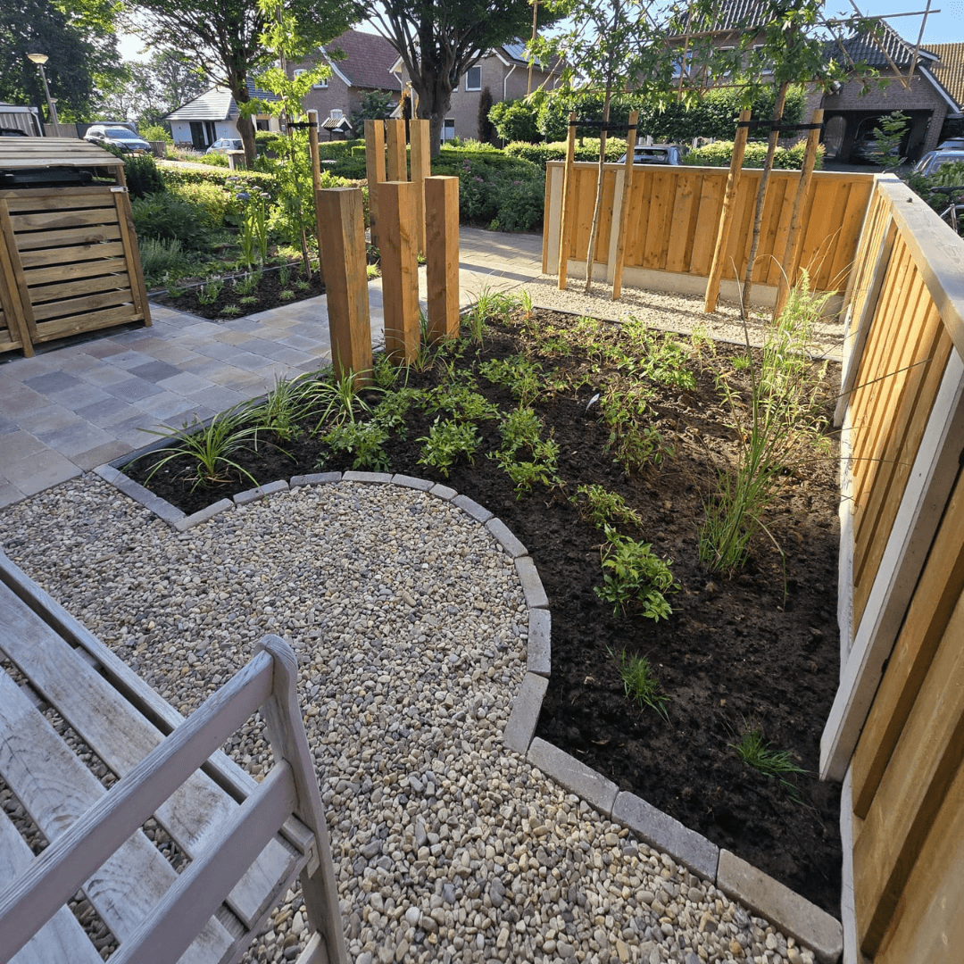 Klinkerpad van Tambour klinkers Kilimanjaro in de voortuin in De Lutte richting de straat